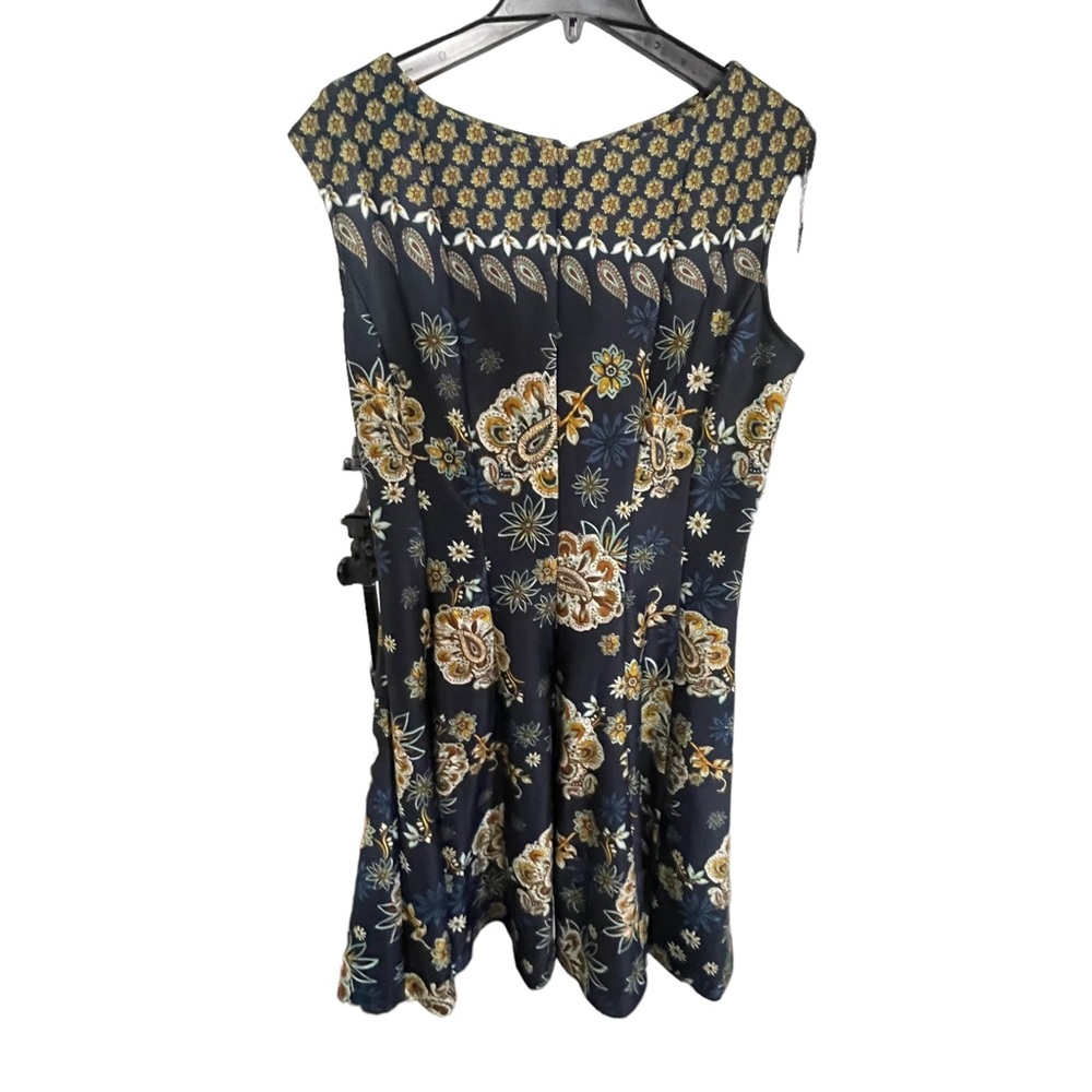 Gabby Skye Dress Size 16
